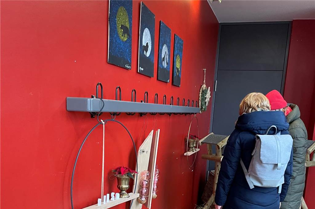 Beim Adventsbasar der St.-Felicitas-Schule war das Angebot groß - und auch die Besucherresonanz. Hier einige Eindrücke