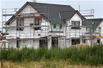 Beim Baukindergeld soll es für Familien nun keine Begrenzung auf 120 Quadratmeter mehr geben. Foto: Bernd Wüstneck