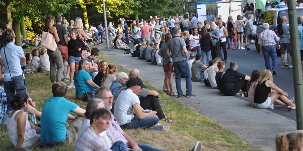 Rezept gegen schlechte Laune: Feiert in Lünen, so lange es noch geht Beim Brunnenfest sind traditionell viele Menschen auf den Beinen, wie das Archivfoto von 2018 zeigt.