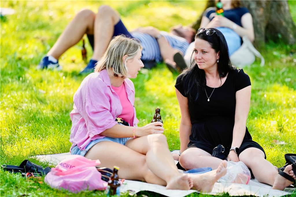 Beim DJ Picknick im Westpark hatten die Besucher bei strahlendem Sonnenschein viel Spaß.