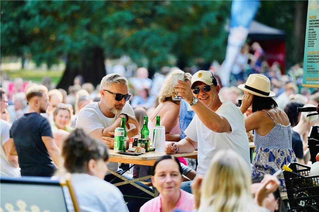 Beim DJ Picknick im Westpark hatten die Besucher bei strahlendem Sonnenschein viel Spaß.