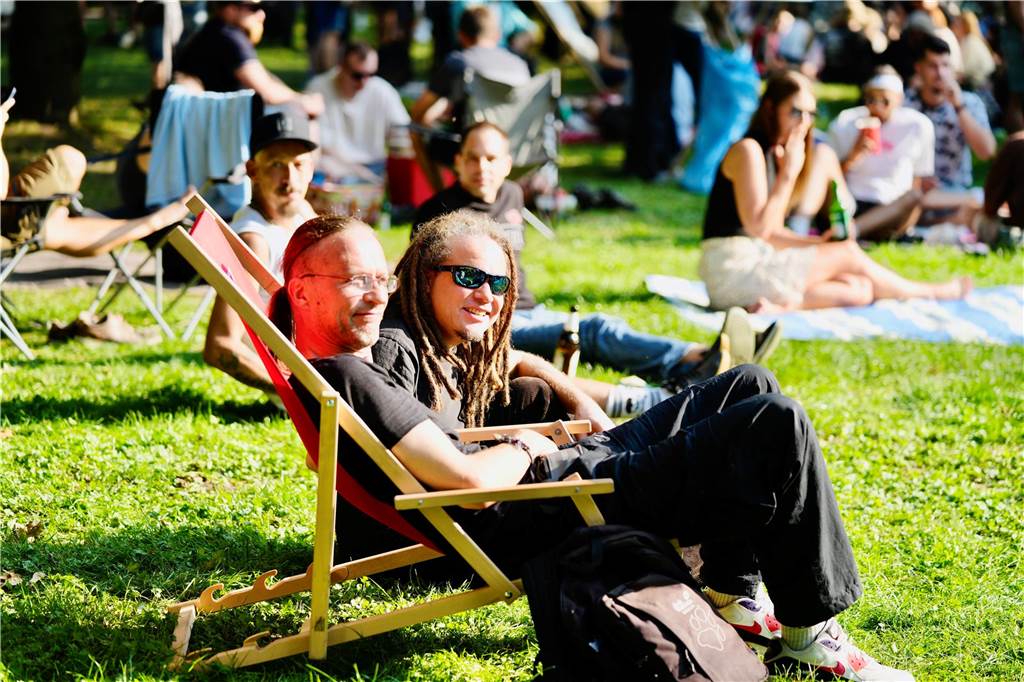 Beim DJ Picknick im Westpark hatten die Besucher bei strahlendem Sonnenschein viel Spaß.