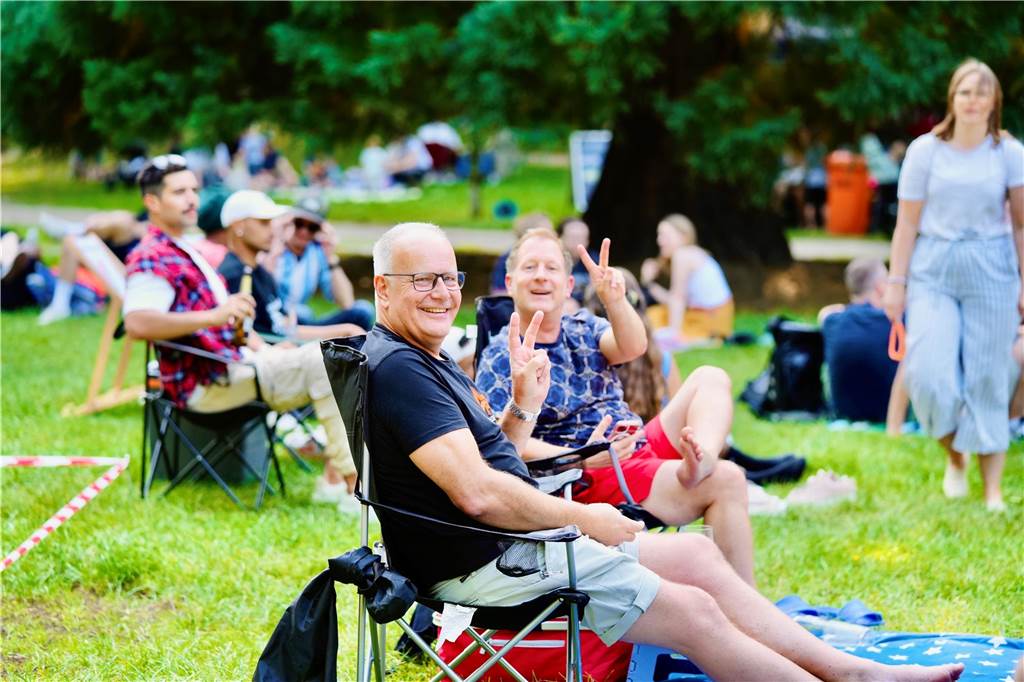 Beim DJ Picknick im Westpark hatten die Besucher bei strahlendem Sonnenschein viel Spaß.