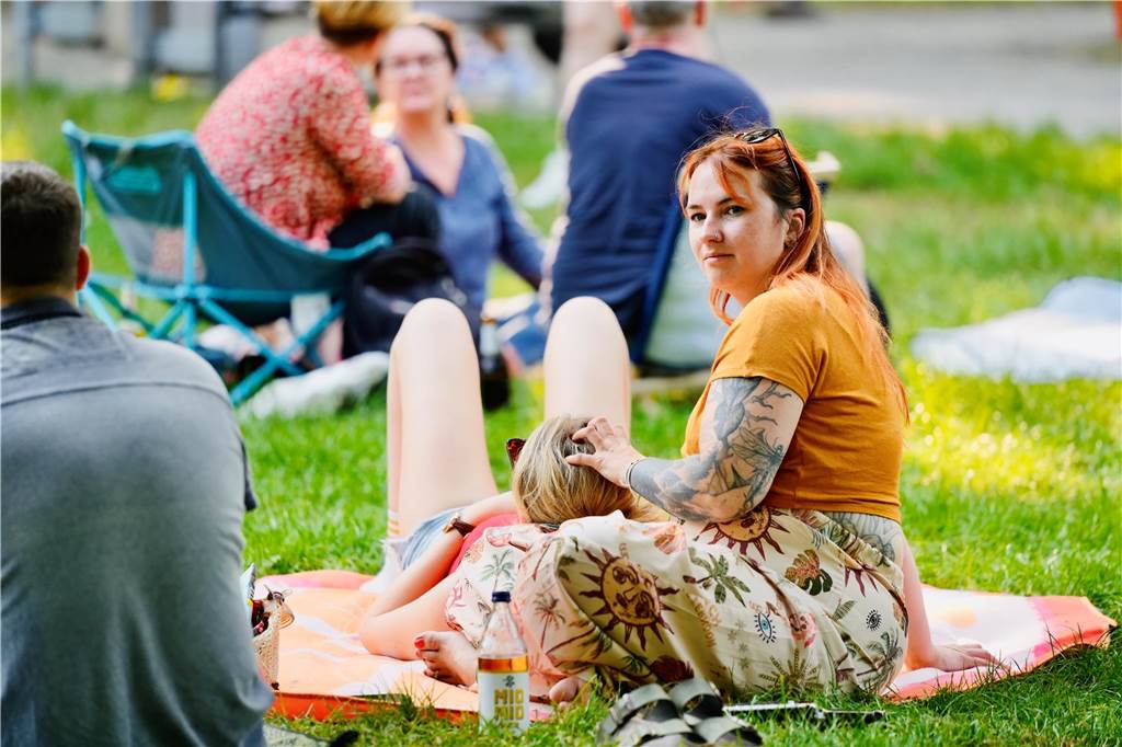 Beim DJ Picknick im Westpark hatten die Besucher bei strahlendem Sonnenschein viel Spaß.