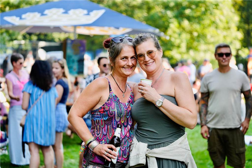 Beim DJ Picknick im Westpark hatten die Besucher bei strahlendem Sonnenschein viel Spaß.