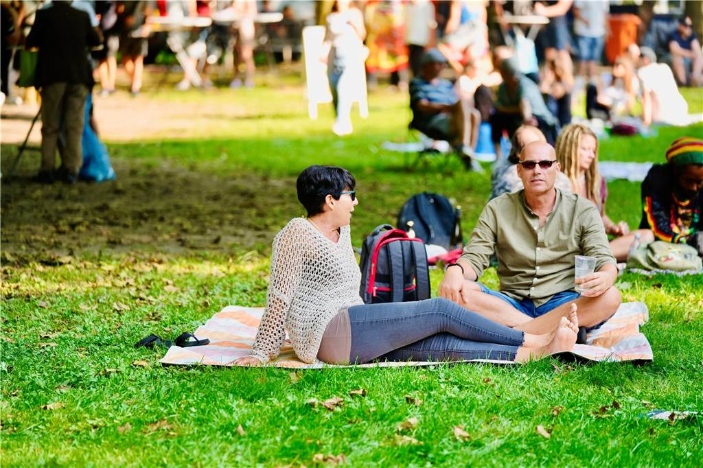 Beim DJ Picknick im Westpark hatten die Besucher bei strahlendem Sonnenschein viel Spaß.