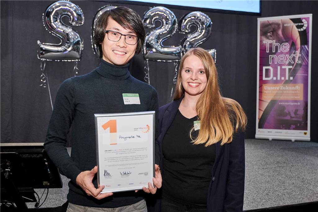 Alles digital: Gegen das Lampenfieber vor der Kamera hilft ein Avatar Beim Dortmunder Gründerwettbewerb Start2Grow 2022 erreichten Julia Leduc und Kay Law mit ihrem Startup Anymate Me bereits den ersten Platz.