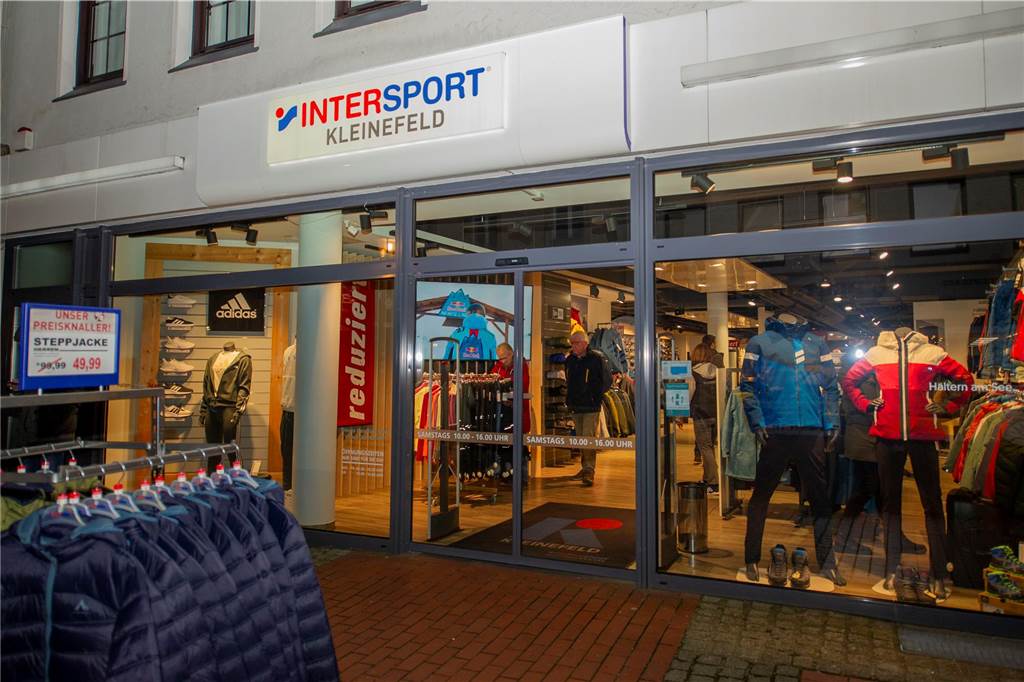 Beim ersten Indoor-Feierabendmarkt in Haltern boten 17 Geschäfte ein unterhaltsames Programm.