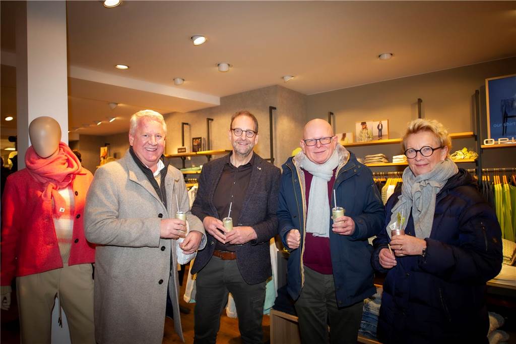 Beim ersten Indoor-Feierabendmarkt in Haltern boten 17 Geschäfte ein unterhaltsames Programm.