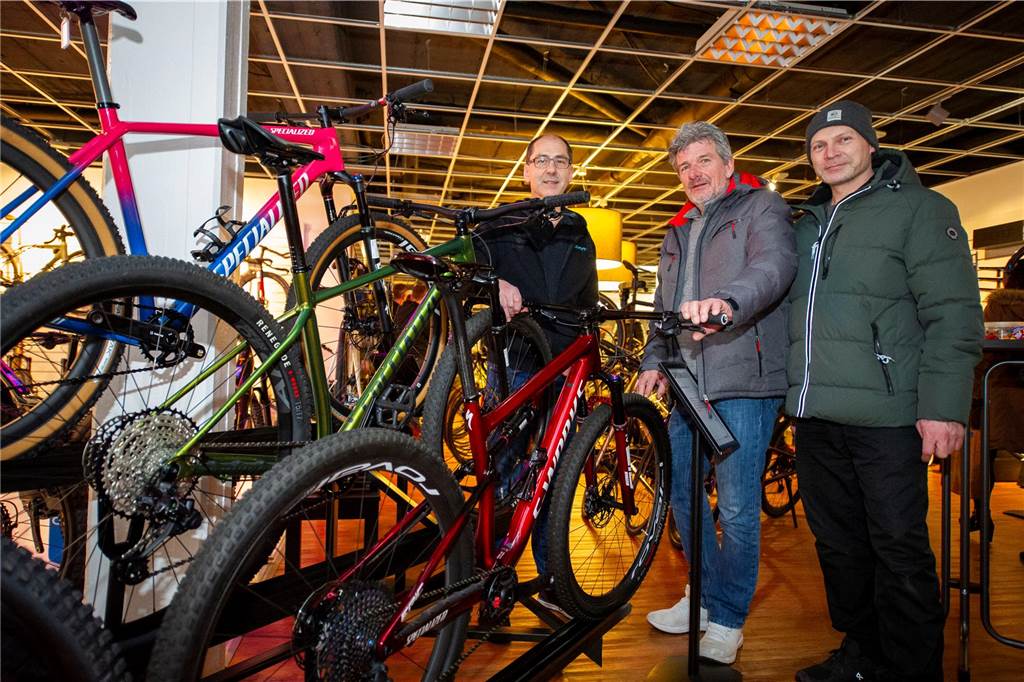 Beim ersten Indoor-Feierabendmarkt in Haltern boten 17 Geschäfte ein unterhaltsames Programm.