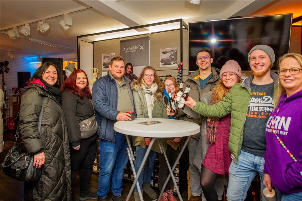 Beim ersten Indoor-Feierabendmarkt in Haltern boten 17 Geschäfte ein unterhaltsames Programm.