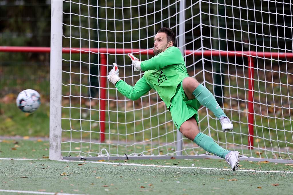 Kreispokal-Clou vom FC Castrop-Rauxel: Kurioser Spielverlauf, Privat-Duell entscheidet Partie Beim FC Castrop-Rauxel steht der 39-jährige Keeper André Dante zwischen den Pfosten.