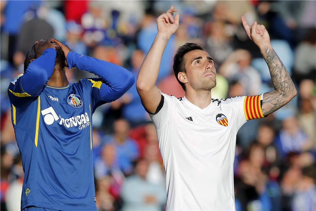 Erst Torjäger, dann Edeljoker! Das ist der neue BVB-Stürmer Paco Alcacer Beim FC Valencia stieg Paco Alcacer schnell zum Führungsspieler auf.