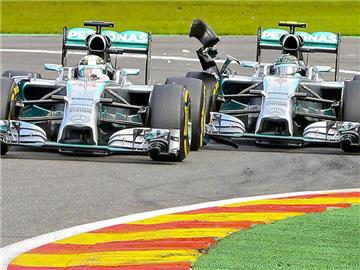 Beim GP von Belgien schlitzte Rosberg Hamilton einen Reifen auf. Foto: Srdjan Suki