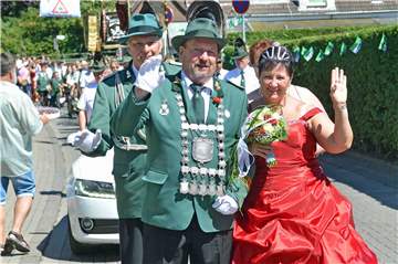 Beim großen Festzug im Juli 2018 ließen sich Bernd I. und Ute I. Lindau als Majestäten des Schützenvereins Lünen-Süd feiern. Wegen der Corona-Krise musste das Schützenfest 2020 abgesagt werden. Das Königspaar verlängerte seine Amtszeit freiwillig.