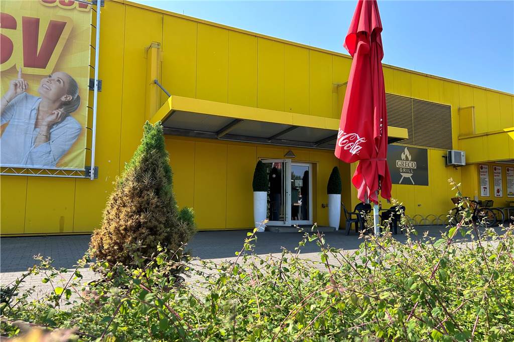 Imbiss-Nachfolger: Dimitrios Chalkias serviert griechische Spezialitäten Beim Imbiss "Greco Grill" sollen die Gäste demnächst auch draußen sitzen können.