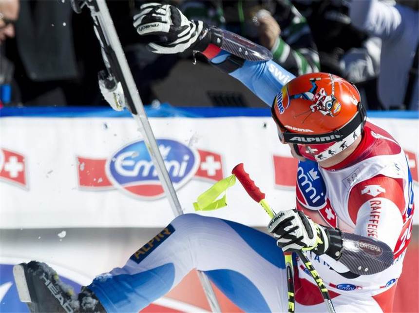 Cuche gewinnt Heim-Weltcup - Keppler an Tor vorbei Beim Jubel im Ziel durfte der Ski-Salto nicht fehlen. Foto: Alessandro Della Valle