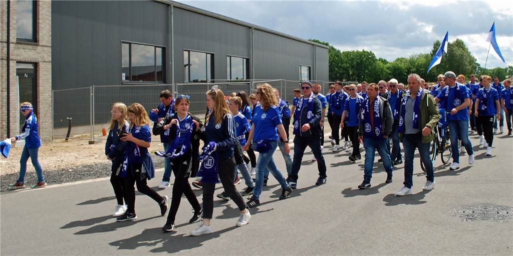 Viele Fotos: 100 Jahre SV Heek: Jubiläum mit Festakt, Feuerwehr und Umzug gefeiert Beim Jubiläumsfest zogen die Mitglieder und Abteilungen des Vereins durch das Dorf.