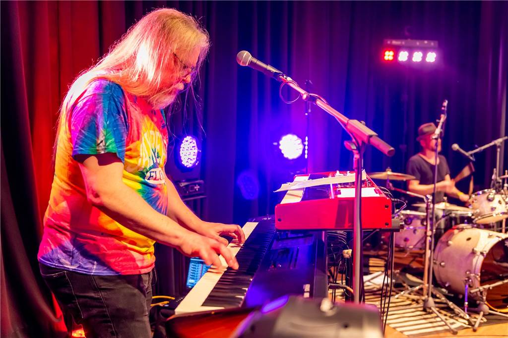 Beim Konzert der Lions heizten die Hafenrocker aus Selm dem Publikum ein. Die 400 Besucher hoffen auf eine Wiederholung.