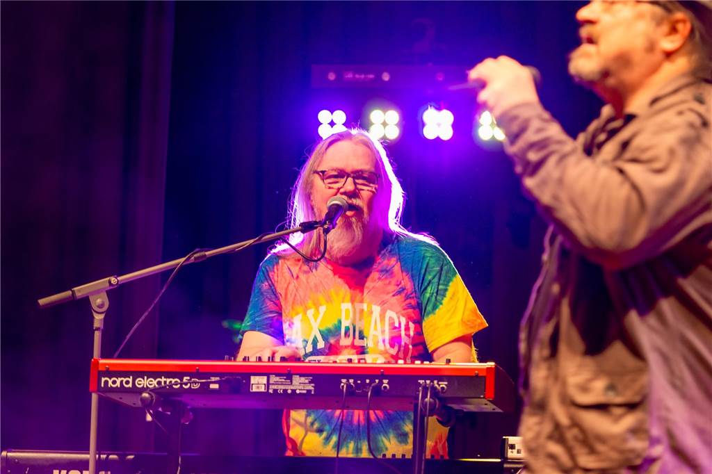 Beim Konzert der Lions heizten die Hafenrocker aus Selm dem Publikum ein. Die 400 Besucher hoffen auf eine Wiederholung.