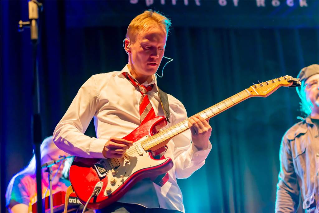 Beim Konzert der Lions heizten die Hafenrocker aus Selm dem Publikum ein. Die 400 Besucher hoffen auf eine Wiederholung.