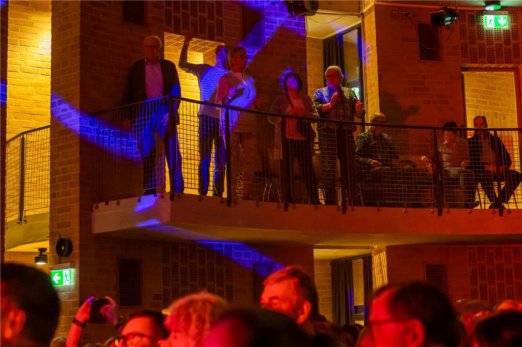 Beim Konzert der Lions heizten die Hafenrocker aus Selm dem Publikum ein. Die 400 Besucher hoffen auf eine Wiederholung.