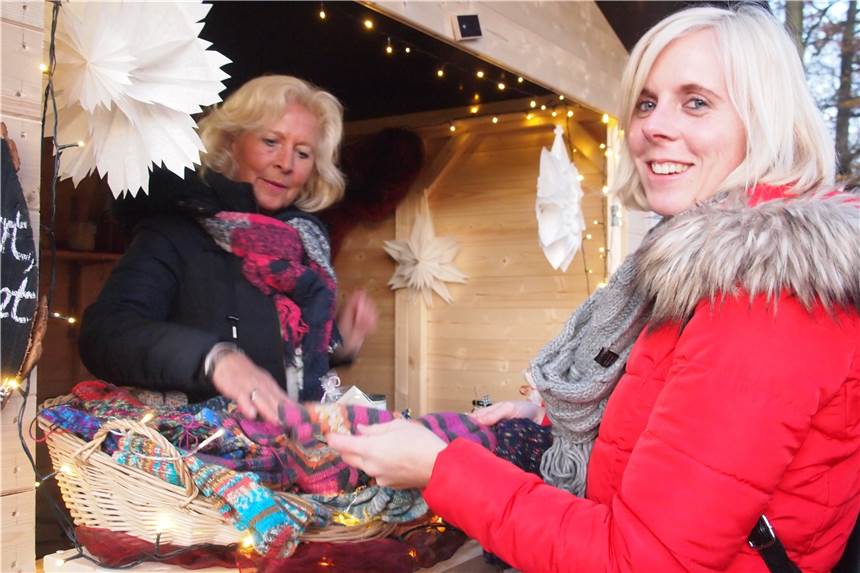 Lichterfest am Stadtlohner Wenninghof soll für leuchtende Augen sorgen Beim letzten Lichterfest gab es in den 20 Hütten des Weihnachtsmarktes viel Kreatives, Dekoratives und Verschönerndes zu entdecken.