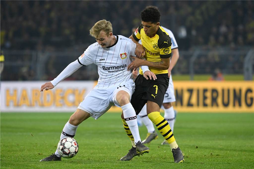 Macht der BVB ernst? Julian Brandt wird durch Ausstiegsklausel zum Objekt der Begierde Beim Leverkusener 2:3 in Dortmund spielte Brandt (l.) groß auf.