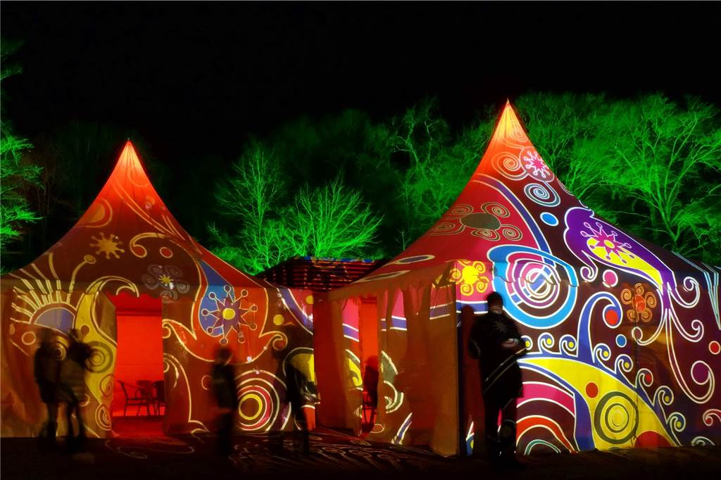 Lichtkunst bringt Farbe ins Dunkel: Diese Veranstaltungen finden in der Region statt Beim „Lichtgarten“ im Sauerlandpark Hemer erzählen bunte Lichter „Von Märchen, Mythen und Fabelwesen“.