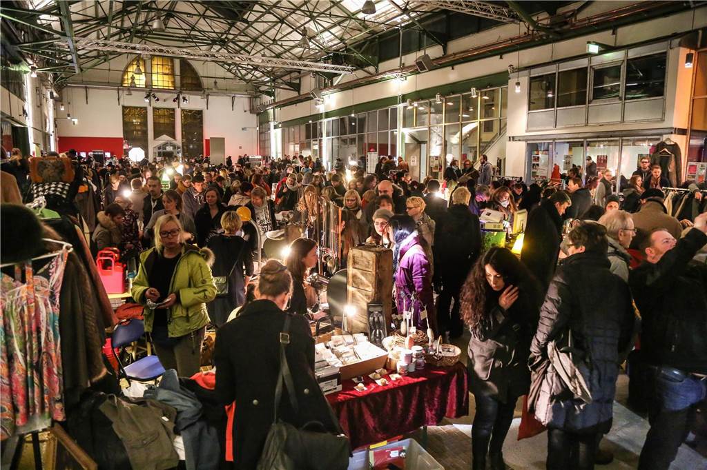 Welche Flohmärkte 2025 in Dortmund anstehen Viele Besucher auf dem Nachtflohmarkt im Depot in Dortmund.