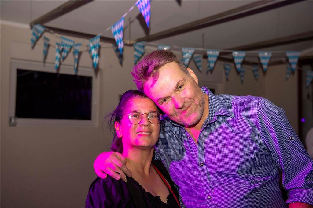 Schöne Bilder vom Oktoberfest der Schützen Haltern: Dirndl und Lederhosen im Gildehaus