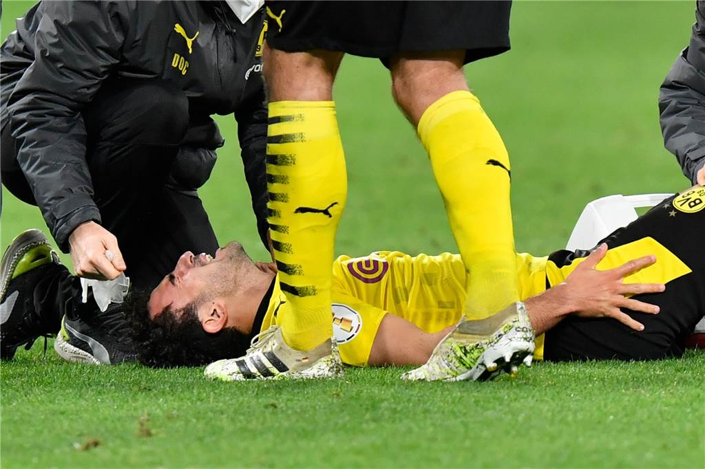 BVB-Spieler Morey im Exklusiv-Interview: „Ich habe gelernt, so etwas zu schätzen“ Beim Pokal-Halbfinale gegen Holstein Kiel zog sich Mateu Morey eine schwerwiegende Knieverletzung zu.