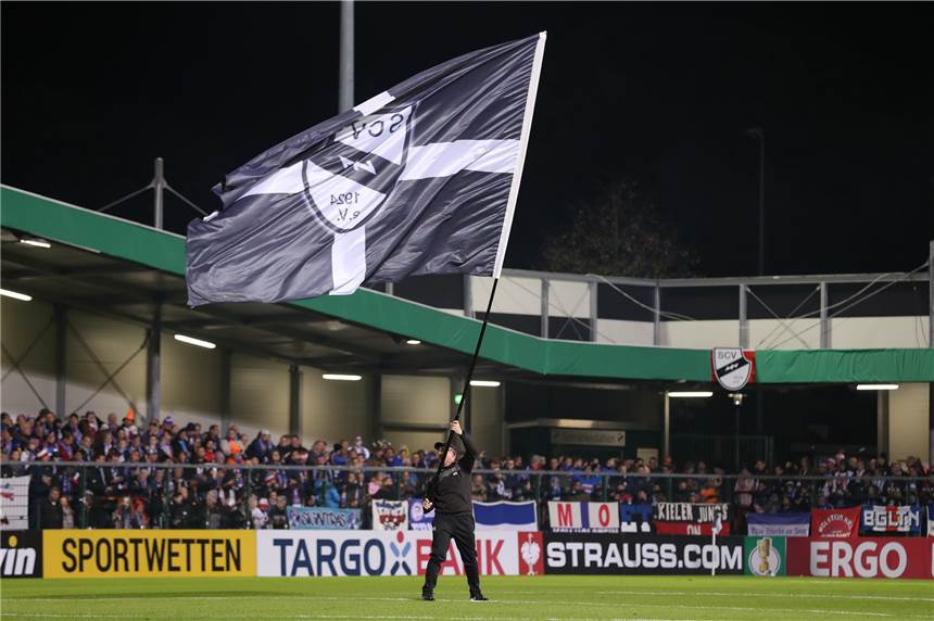 BVB-II-Partie beim SC Verl abgesagt: Wiedergutmachung für Schalke muss auf sich warten lassen Beim Pokalspiel des SC Verl gegen Holstein Kiel hat der Rasen in der Sportclub-Arena arg gelitten.