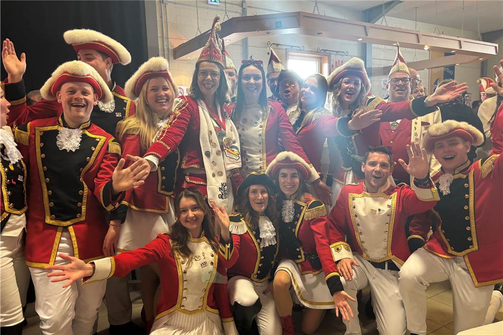 Beim Prinzenfrühschoppen im Haus Terhörne in Südlohn herrschte ausgelassene Stimmung. 25 verschiedene Tanzgruppen aus dem ganzen Münsterland begeisterten das Publikum und bekamen viel Beifall.
