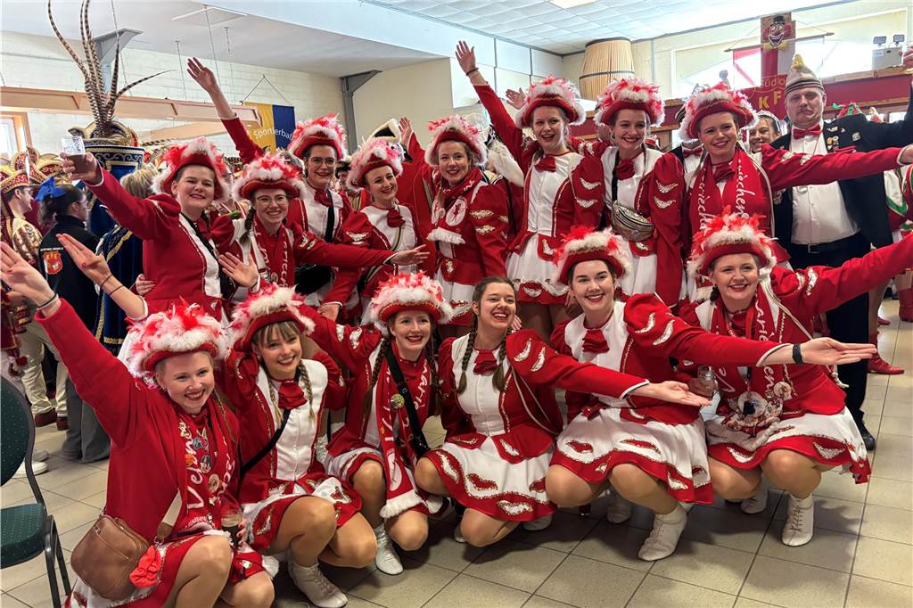 Beim Prinzenfrühschoppen im Haus Terhörne in Südlohn herrschte ausgelassene Stimmung. 25 verschiedene Tanzgruppen aus dem ganzen Münsterland begeisterten das Publikum und bekamen viel Beifall.