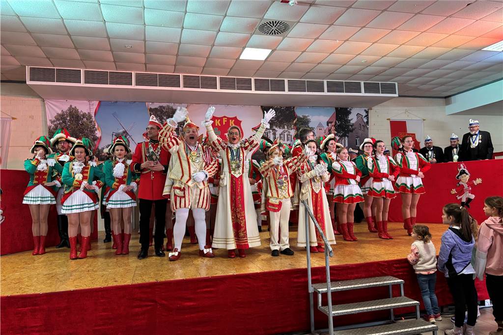 Beim Prinzenfrühschoppen im Haus Terhörne in Südlohn herrschte ausgelassene Stimmung. 25 verschiedene Tanzgruppen aus dem ganzen Münsterland begeisterten das Publikum und bekamen viel Beifall.