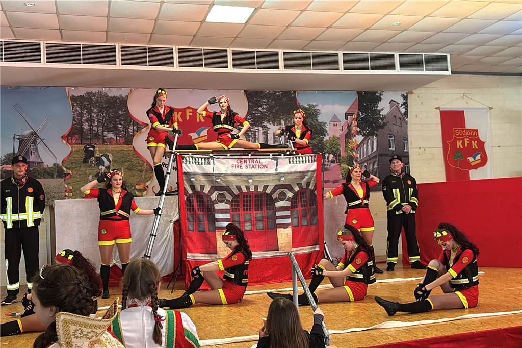 Beim Prinzenfrühschoppen im Haus Terhörne in Südlohn herrschte ausgelassene Stimmung. 25 verschiedene Tanzgruppen aus dem ganzen Münsterland begeisterten das Publikum und bekamen viel Beifall.