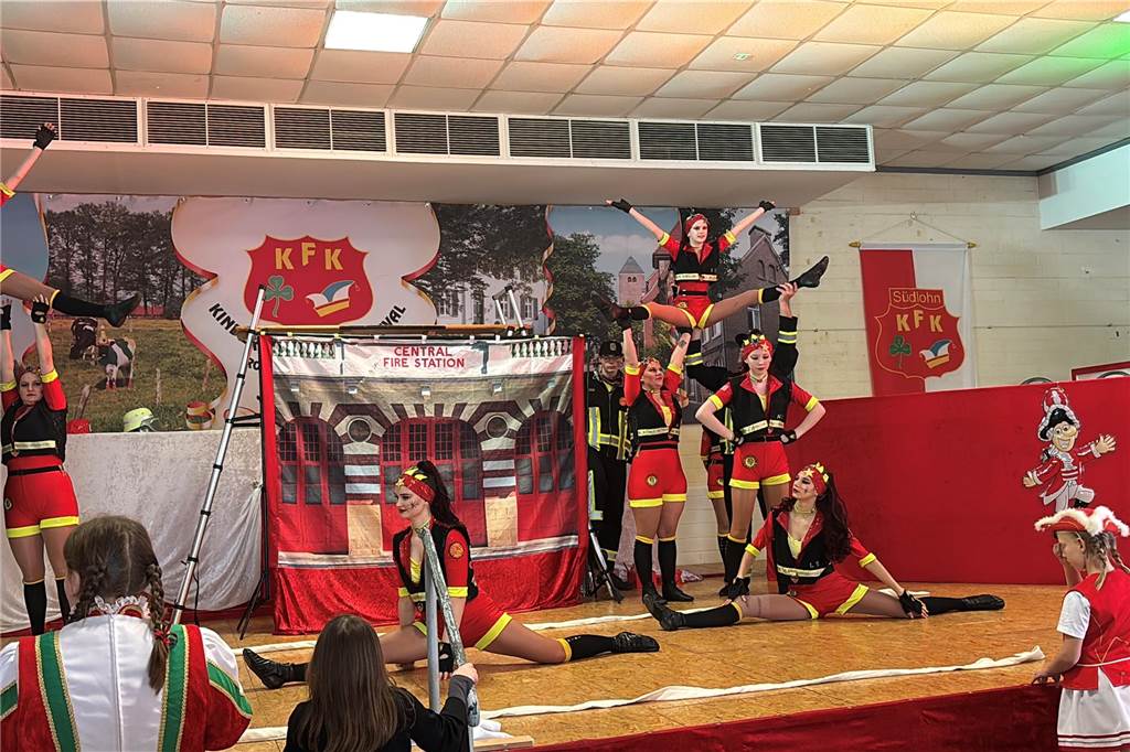 Beim Prinzenfrühschoppen im Haus Terhörne in Südlohn herrschte ausgelassene Stimmung. 25 verschiedene Tanzgruppen aus dem ganzen Münsterland begeisterten das Publikum und bekamen viel Beifall.