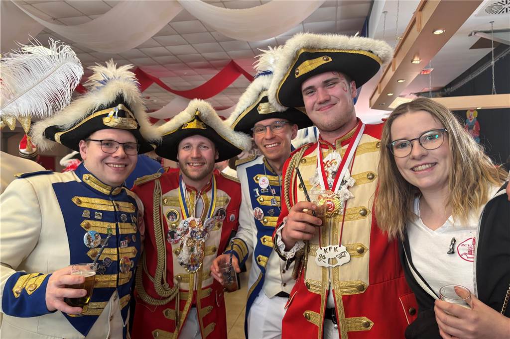Beim Prinzenfrühschoppen im Haus Terhörne in Südlohn herrschte ausgelassene Stimmung. 25 verschiedene Tanzgruppen aus dem ganzen Münsterland begeisterten das Publikum und bekamen viel Beifall.
