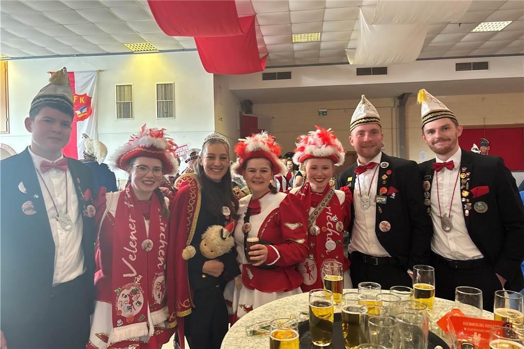 Beim Prinzenfrühschoppen im Haus Terhörne in Südlohn herrschte ausgelassene Stimmung. 25 verschiedene Tanzgruppen aus dem ganzen Münsterland begeisterten das Publikum und bekamen viel Beifall.