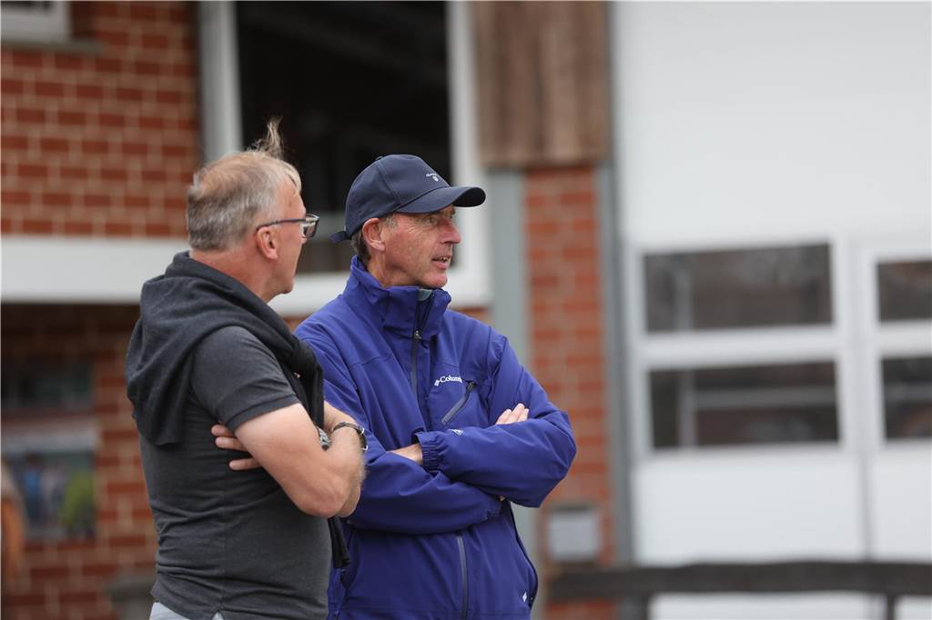Beim S*-Springen am Freitag und M*-Springen am Samstag stellten auch viele Lokalmatadoren wie Silvia und Lutz Gripshöver, Stephan Schwert (alle RFV St. Georg Werne), Niklas Braun, Rainer Peter (beide ZRFV Lützow Selm-Bork-Olfen), Frieda Heinrich und Marie Ligges (beide RFV von Nagel Herbern) ihr Können unter Beweis.