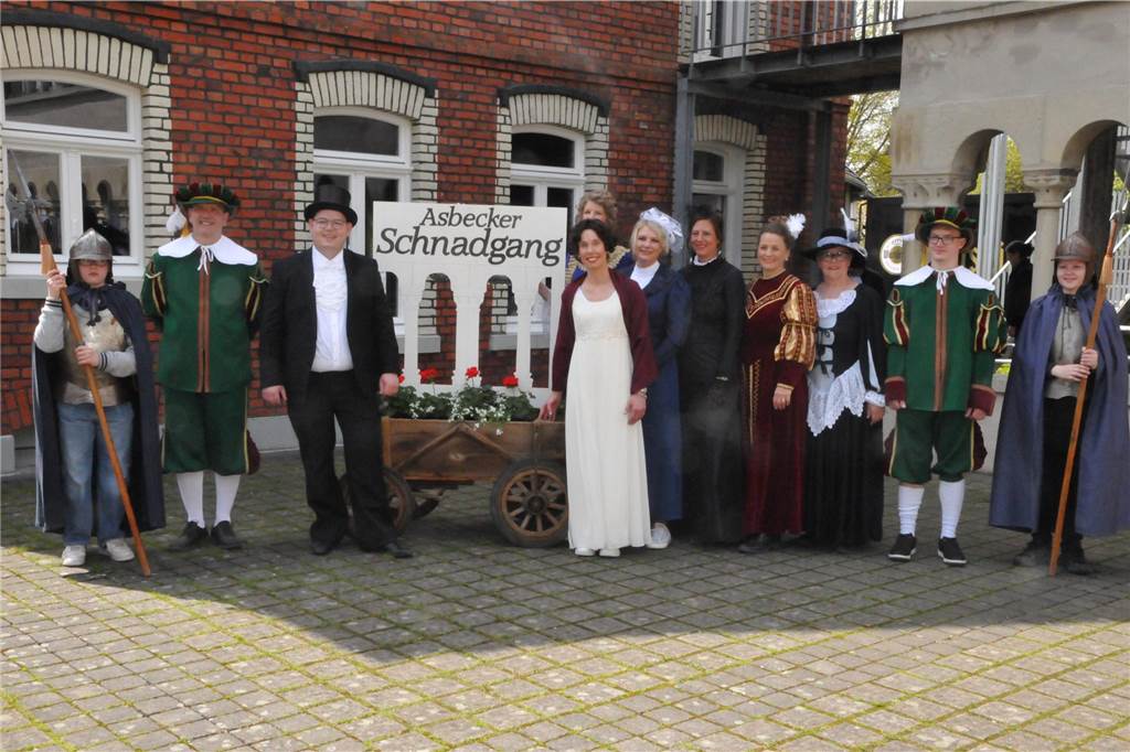 Beim Schnadegang in Asbeck genossen alle das gute Wetter.