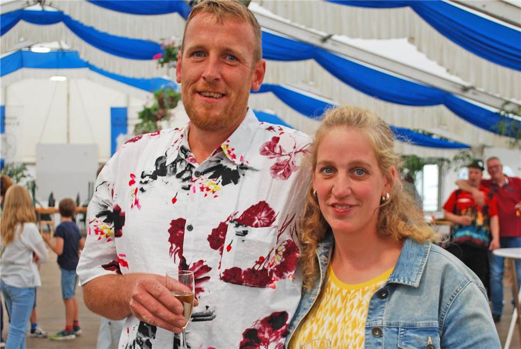 Beim Schützenfest 2023 der St.-Michael-Schützen in Hundewick sind Frank Osterkamp und Andrea Drexler das neue Königspaar.
