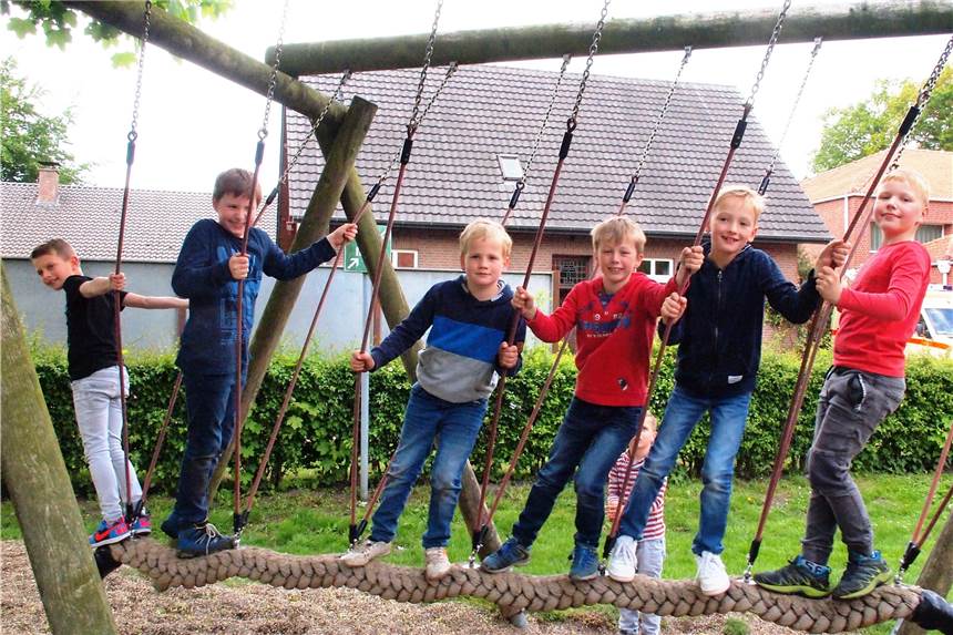 Hamaland-Schule feiert mit Stargast Volker Rosin Beim Schulfest der Hamaland-Schule gab es viele Möglichkeiten, sich zu betätigen.