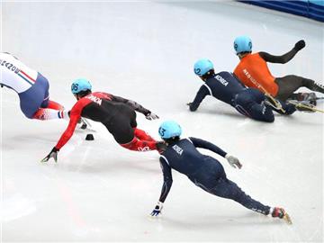 Beim Shorttrack sind Penalties an der Tagesordnung. Foto: How Hwee Young