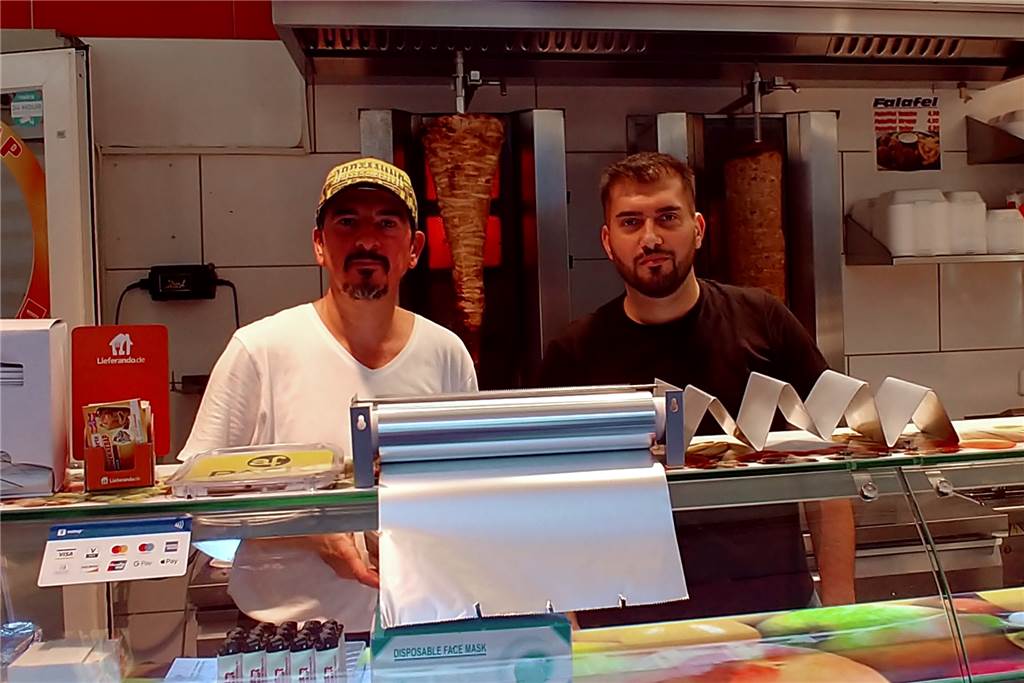 „Alles wird teurer!“ – Döner-Buden in Dortmund kündigen Preisschub an Beim Snack-Express kostet der Döner fünf Euro – doch eine baldige Preiserhöhung können die Inhaber nicht ausschließen.