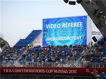 Beim Spiel Deutschland gegen Australien war die Anzeige über die Videoleinwand zum Einsatz des Video-Referees klarer als in den Partien zuvor. Foto: Alexey Filippov