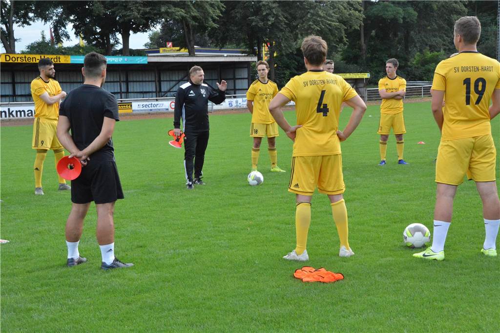 Martin Stroetzel hat einen neuen Verein: Den Cotrainer bringt er mit Martin Stroetzel leitet Training beim SV Dorsten-Hardt