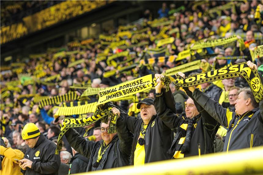 Verzicht auf Ticket-Rückerstattung? So reagieren die BVB-Fans Beim Thema Ticket-Rückerstattung gehen die Meinungen bei den BVB-Fans auseinander.