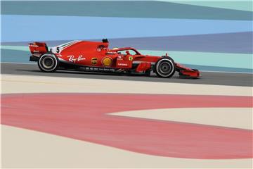 Beim Training in Bahrain fuhren Sebastian Vettel und Teamkollege Kimi Räikkönen Bestzeiten. Foto: Luca Bruno/AP